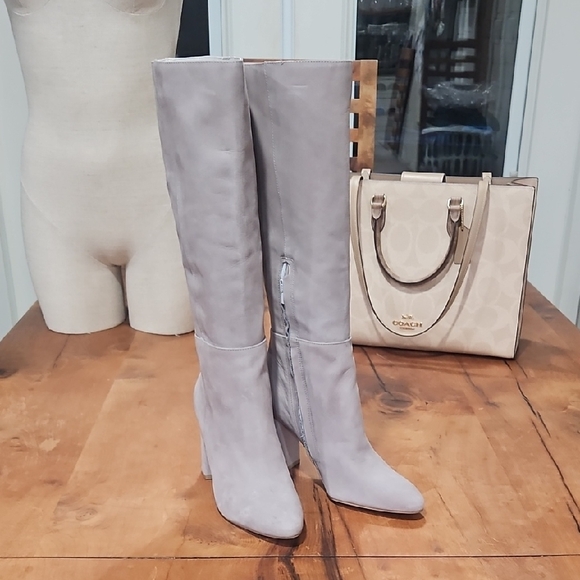 Steve Madden Shoes - Steve Madden  Gray Knee-High Women's Boots Leather. Sz 8.5m